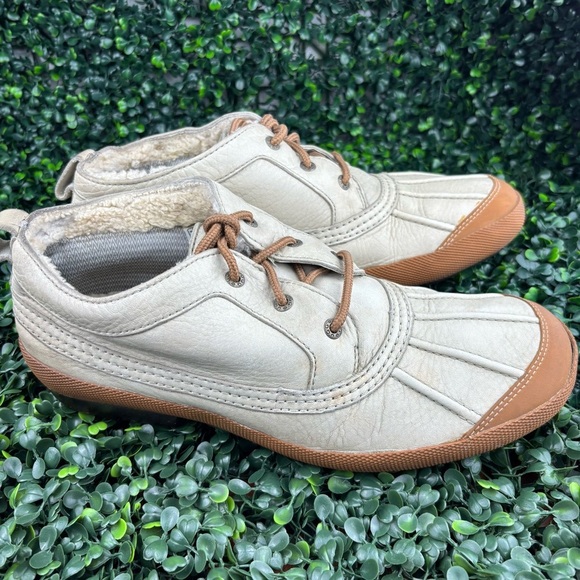 UGG Cream and Brown Lace-Up Duck Boots size 10.5 - Picture 3 of 10